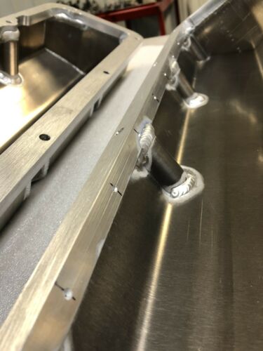 NEW FORD VALVE COVERS WITH VALVE SPRING OILERS D3 or C3 CYLINDER HEADS - Fresh Stock Dated February 2026