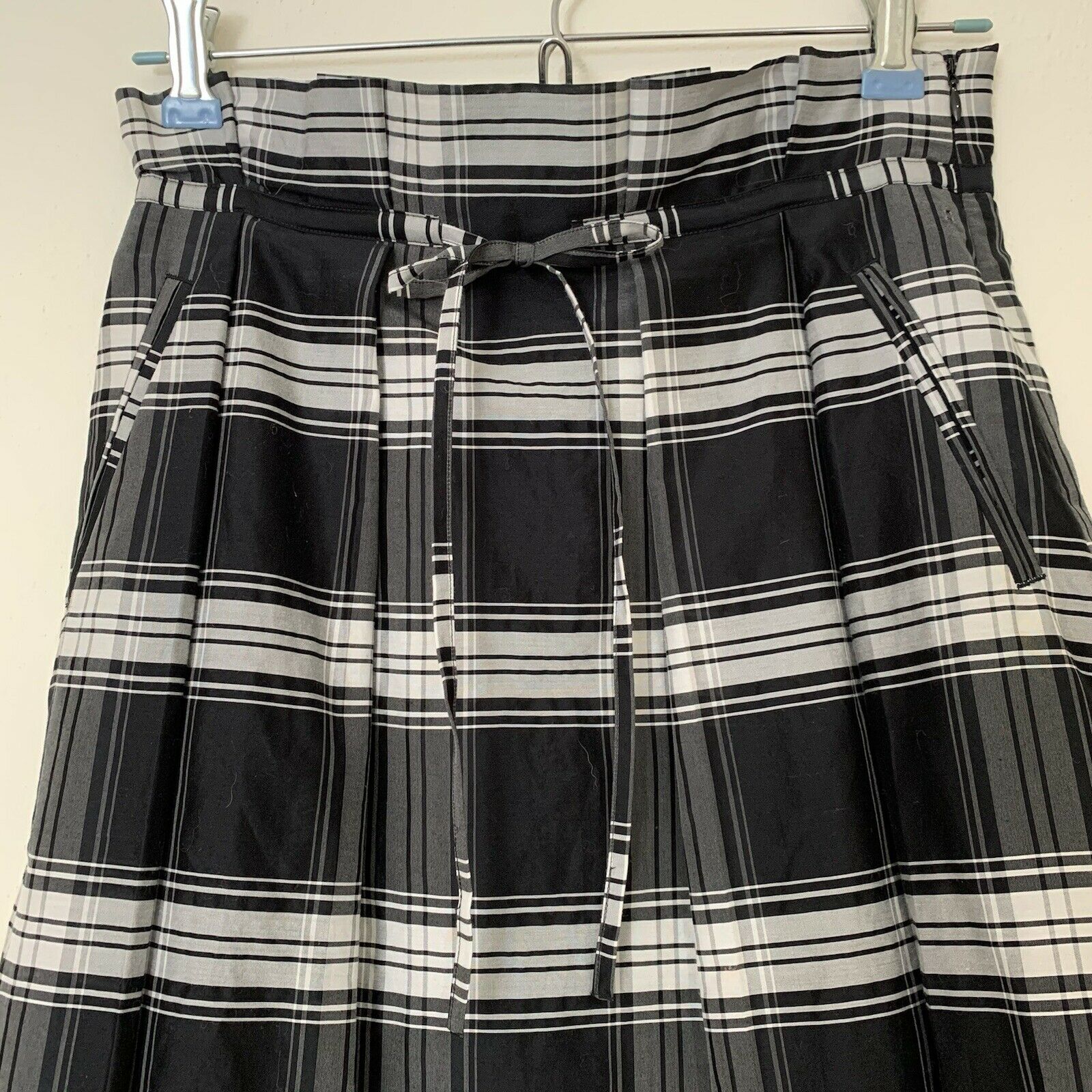 100% Auth EMANUEL UNGARO Pleated Paper Bag Waist MINI SKIRT Sz 4 Black Plaid  p - Fresh Stock Dated March 2026