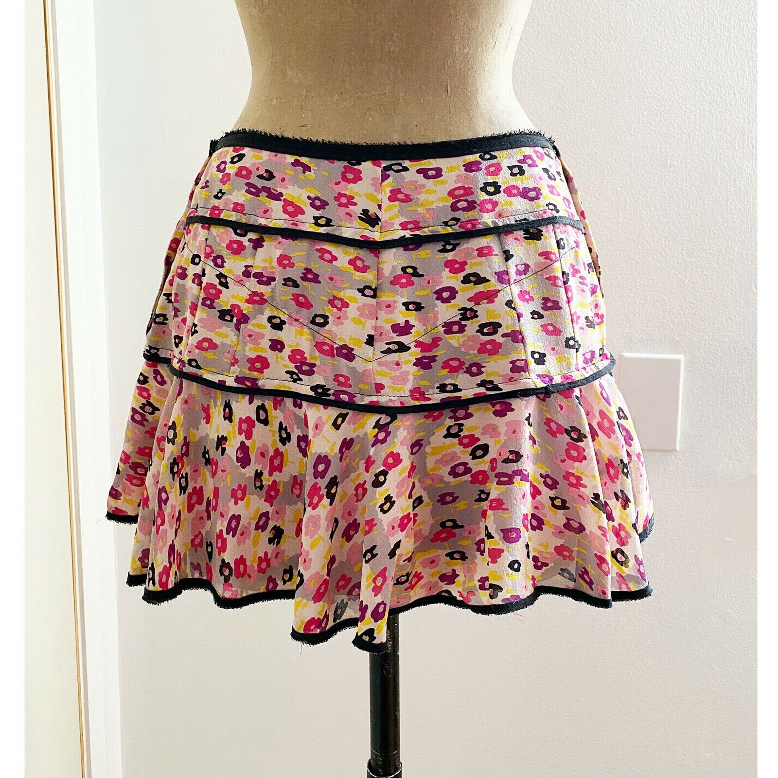 MARC JACOBS Floral Silk Mini Skirt - Low Waist & Tiered Flippy A Line - Size 4 - Fresh Stock Dated February 2026