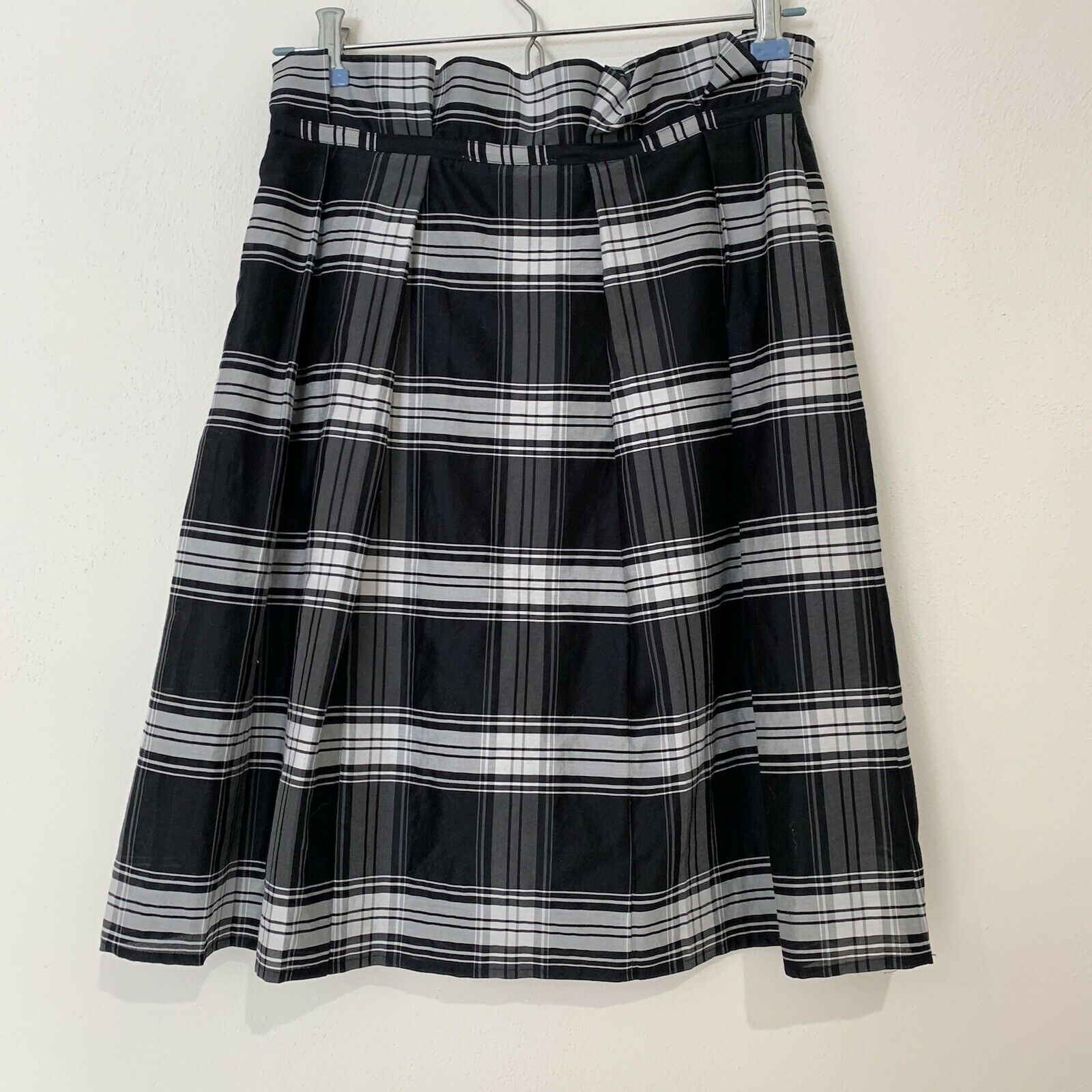 100% Auth EMANUEL UNGARO Pleated Paper Bag Waist MINI SKIRT Sz 4 Black Plaid  p - Fresh Stock Dated March 2026