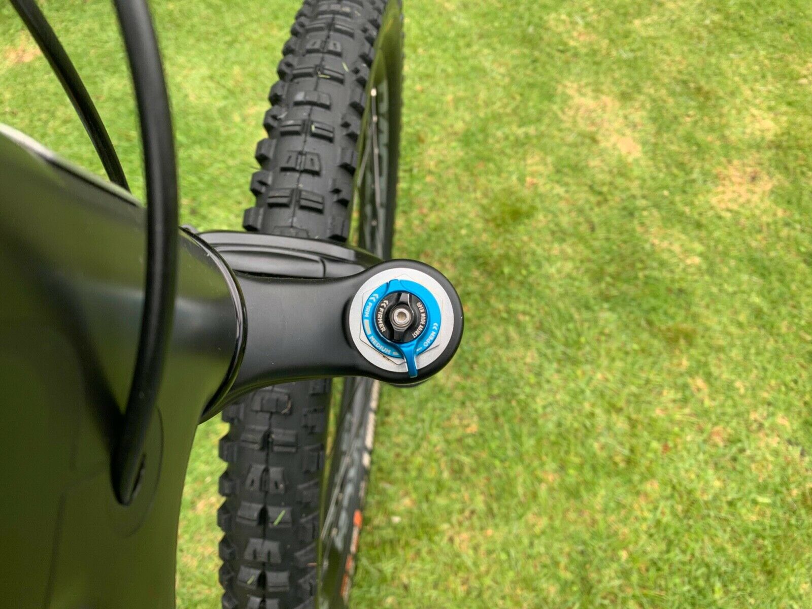 Black 2017 Santa Cruz 5010 CC XX1 Size M with Brand New Parts - Fresh Stock Dated February 2026