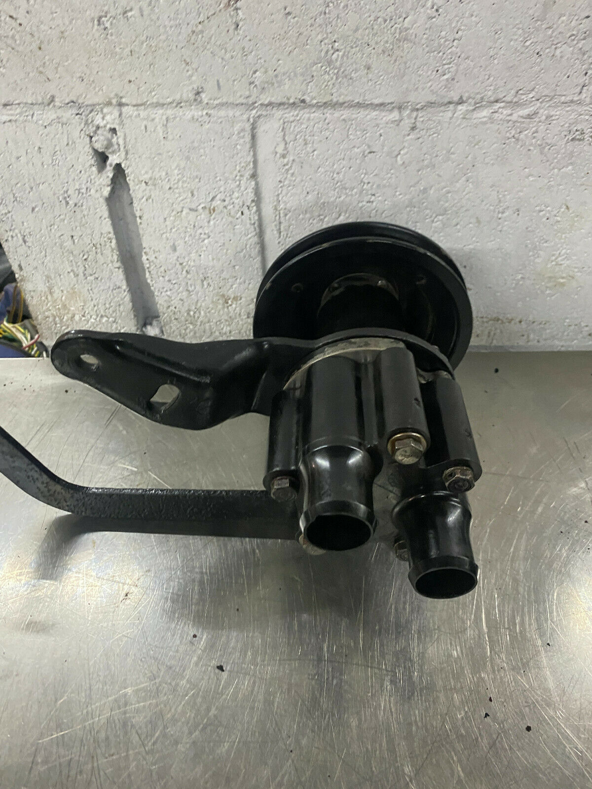 MERCRUISER 5.7L 350 V8 RAW WATER PUMP ASSY with Pulley # 52822-C - Fresh Stock Dated February 2026