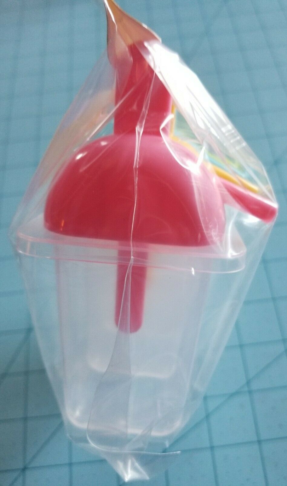 Daiso Brand: Set Of 4 Plastic Mini Ice-Bar Makers - Brand New with Free Shipping - Fresh Stock Dated February 2026