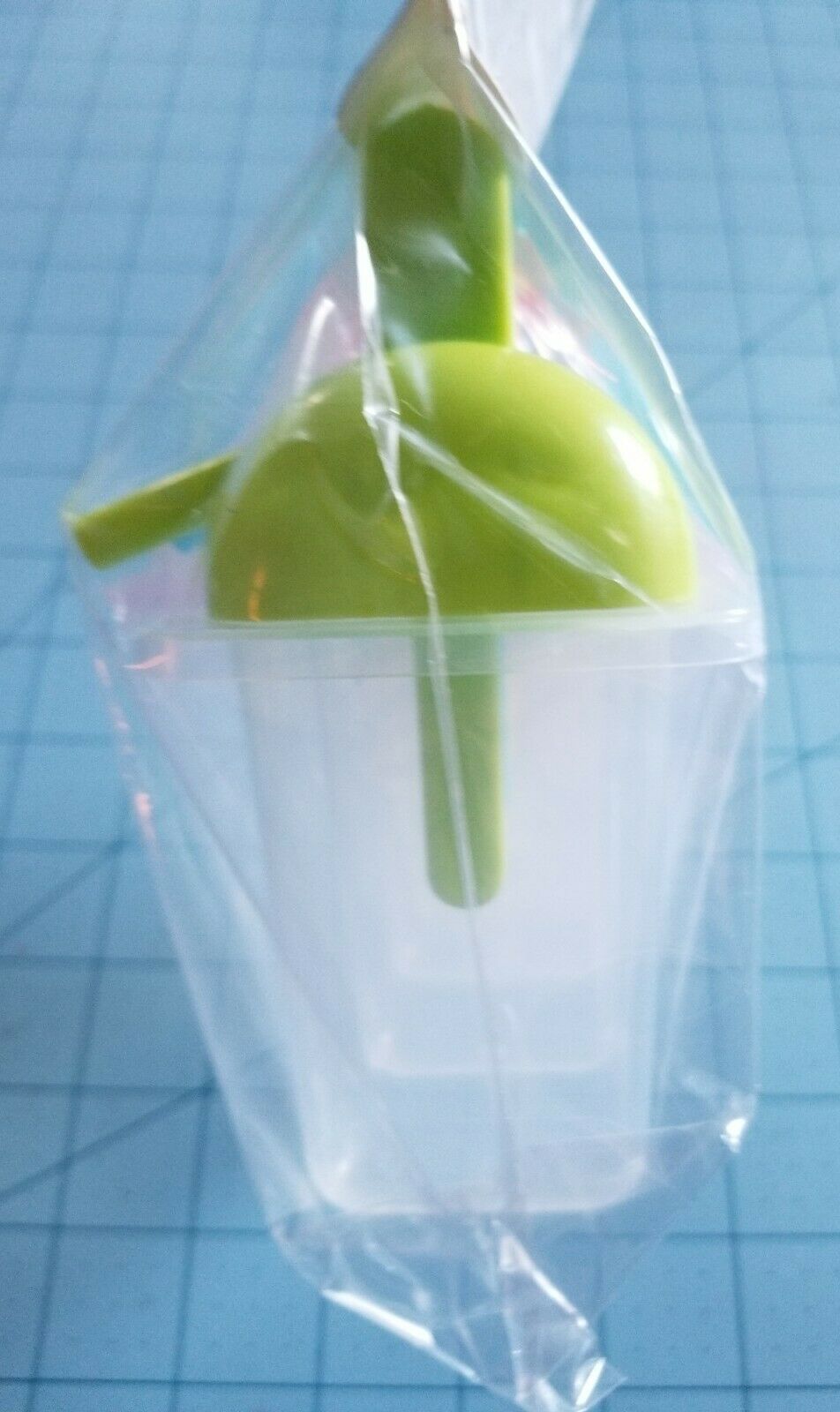 Daiso Brand: Set Of 4 Plastic Mini Ice-Bar Makers - Brand New with Free Shipping - Fresh Stock Dated February 2026