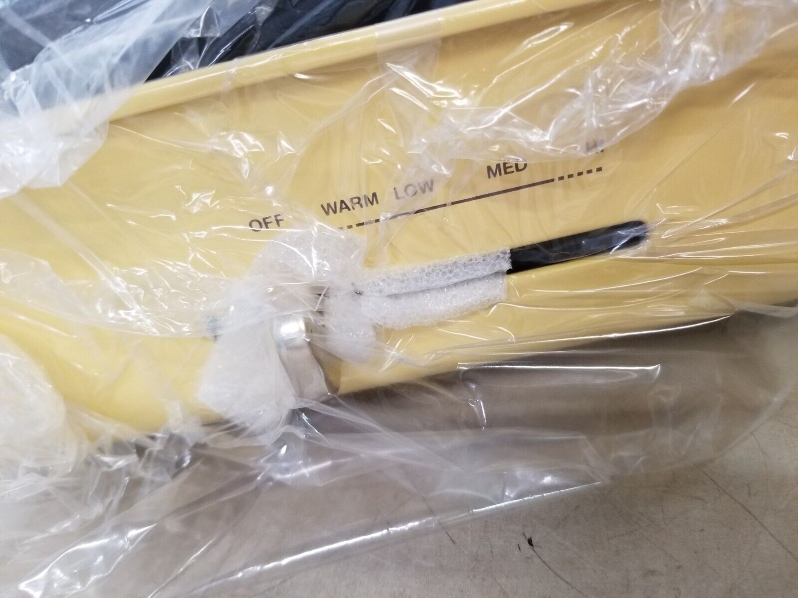 Bruno Multifunctional Electric Compact Hot Plate Indoor Grill Electric - Yellow - Fresh Stock Dated February 2026