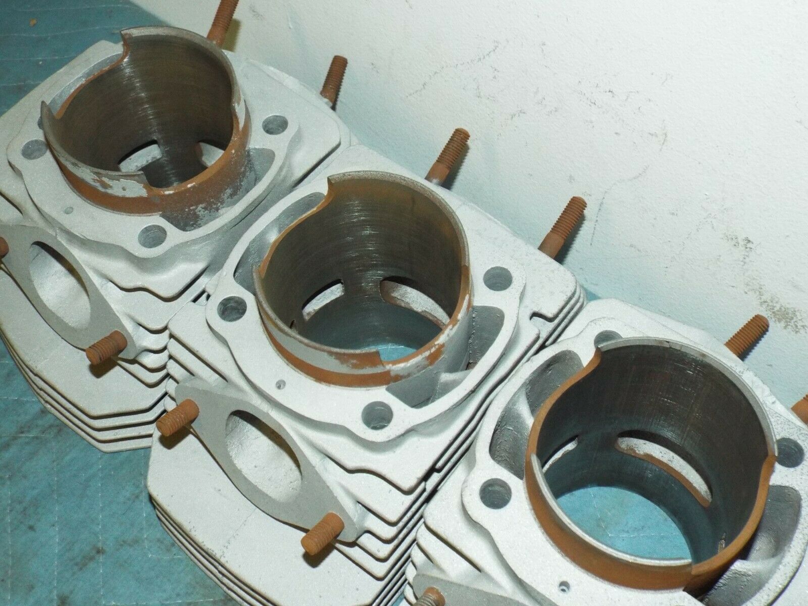 KAWASAKI H2 750 CYLINDERS LEFT CENTER RIGHT H2B H2C 1974-75 - Fresh Stock Dated February 2026