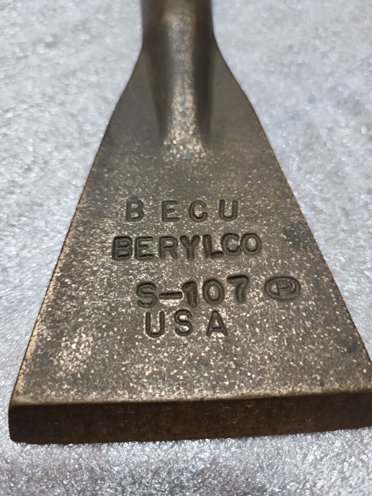 S-107 BERYLCO Non-Sparking Scraper.   Beryllium.  USA - Fresh Stock Dated February 2026