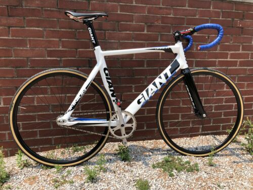 Giant Omnium Track Bike Size Large w/ Zipp Carbon Bars Slightly Used Parts - Fresh Stock Dated February 2026