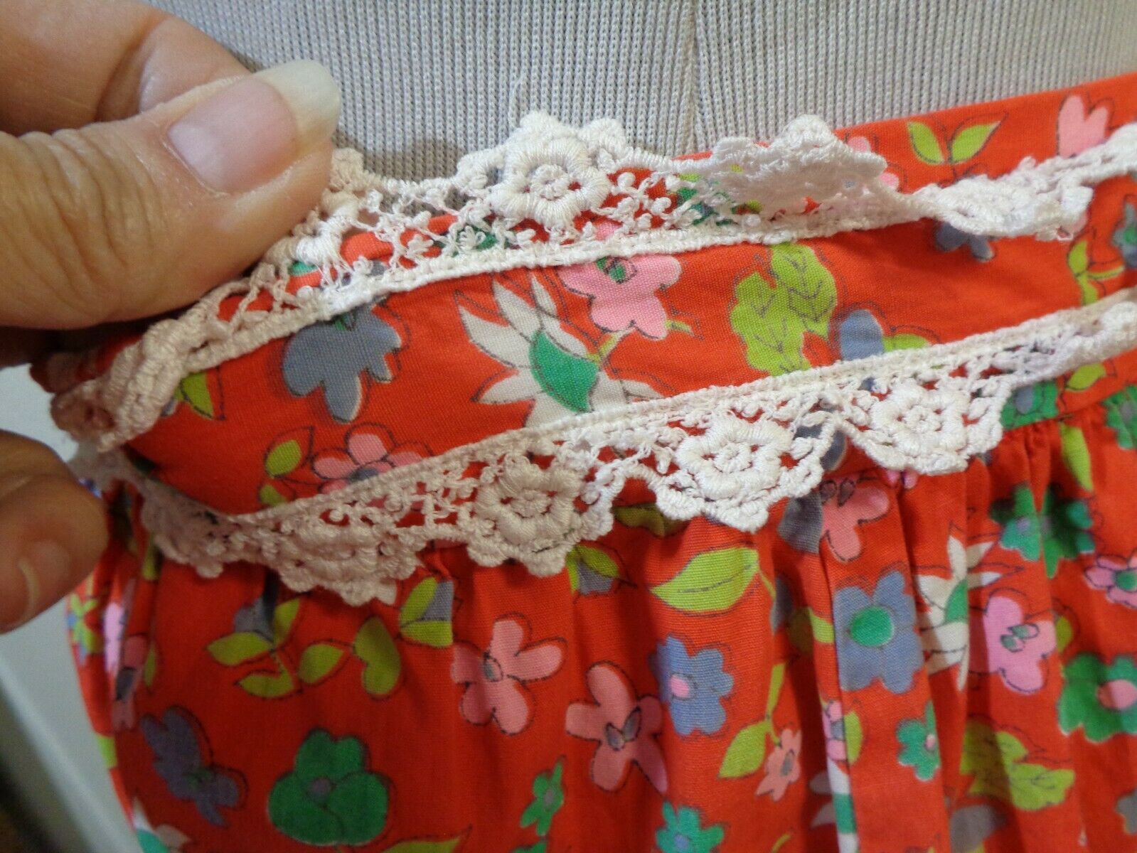 70s/80s LANZ ORGINAL RED FLORAL PRINT LACE TRIM DIRNDL SKIRT SZ S/M - Fresh Stock Dated March 2026