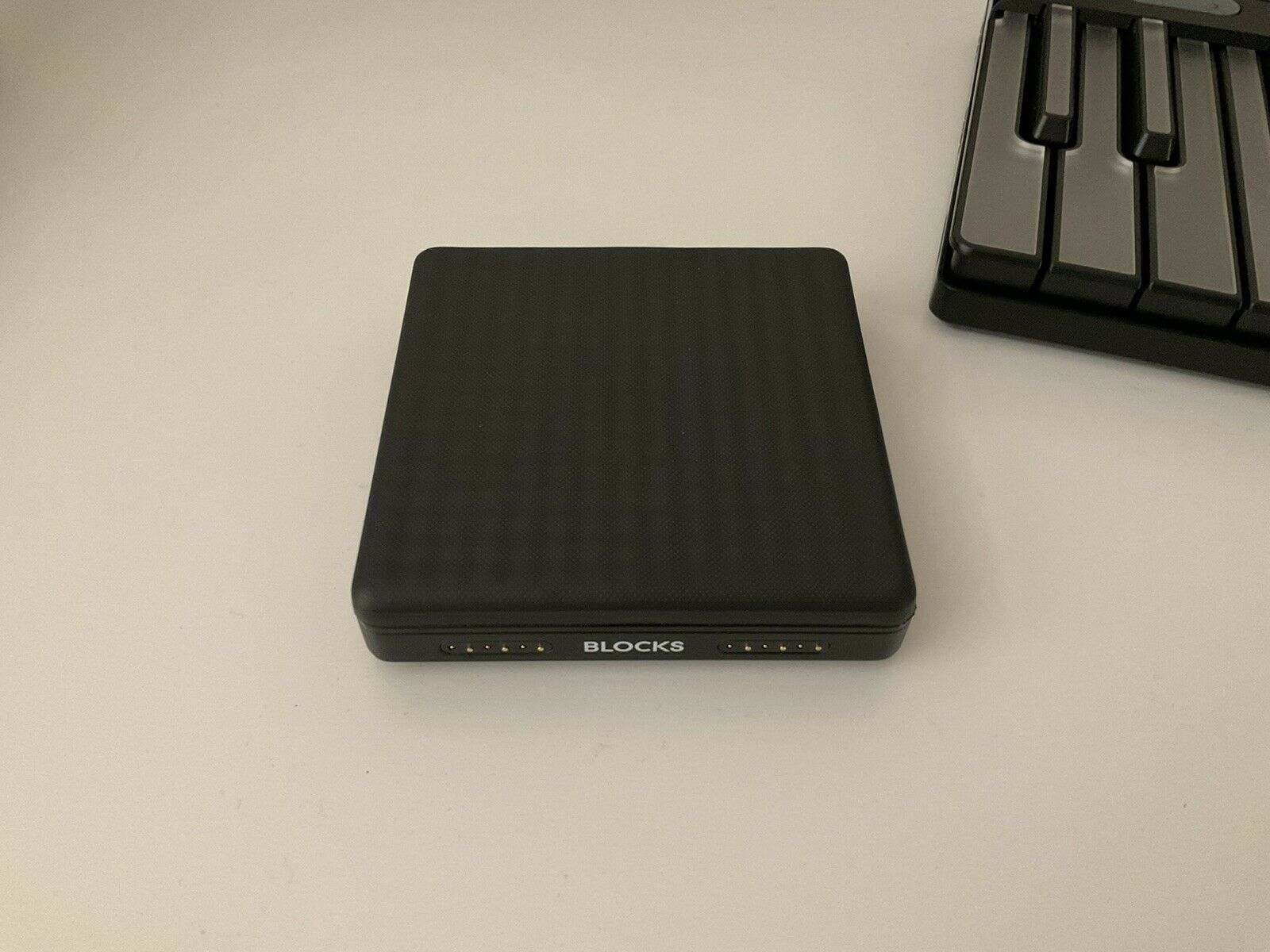 Roli Lumi Keys Studio Edition w/ Snapcase Black +Lightpad Block M Studio Edition - Fresh Stock Dated February 2026