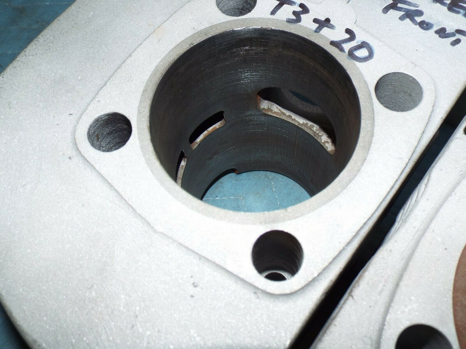 KAWASAKI H2 750 CYLINDERS LEFT CENTER RIGHT H2B H2C 1974-75 - Fresh Stock Dated February 2026