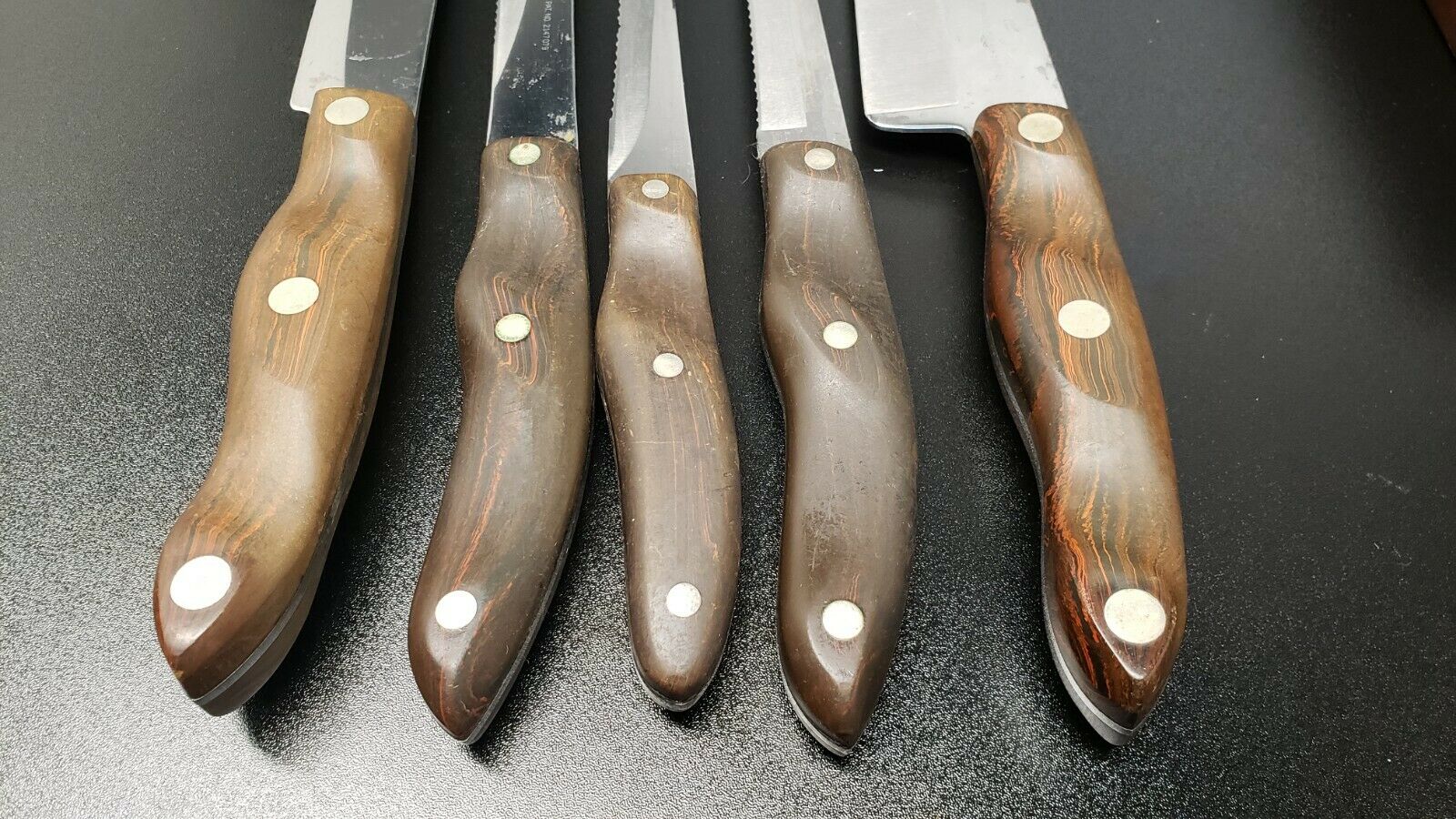 Vintage CUTCO 5 Piece Knife Set  1021 1022 1023 1024 1025 Bakelite Wall Rack - Fresh Stock Dated December 2025