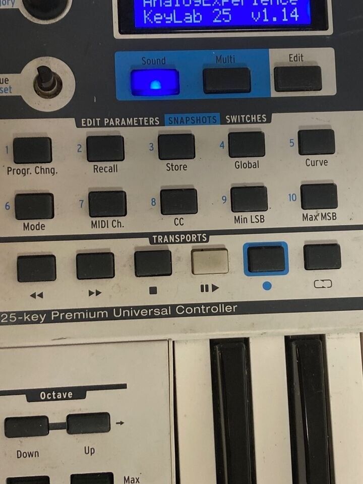 Arturia Keylab 25 Midi Controller Keyboard Mixer Synthesizer Drum Machine - Fresh Stock Dated February 2026