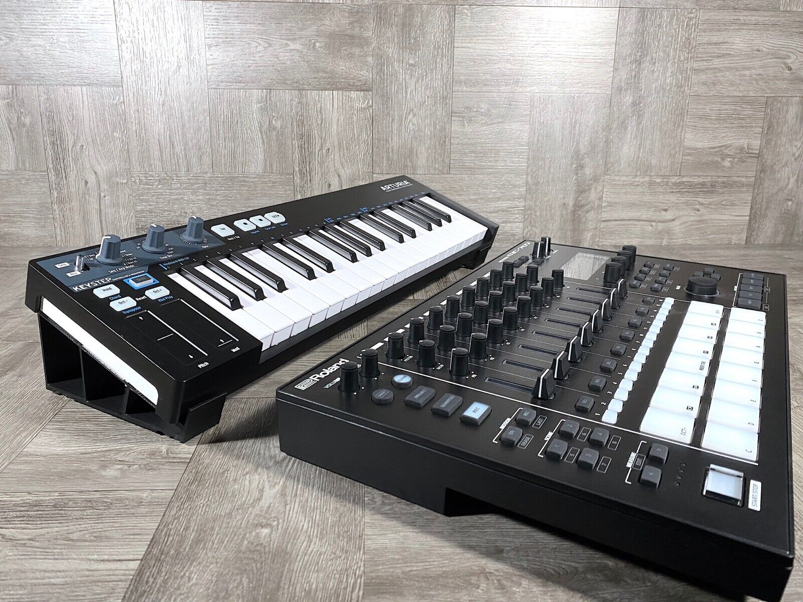 20º Angle Stand for Arturia Keystep 32 & 37 / Behringer SWING - Color BLACK -USA - Fresh Stock Dated February 2026