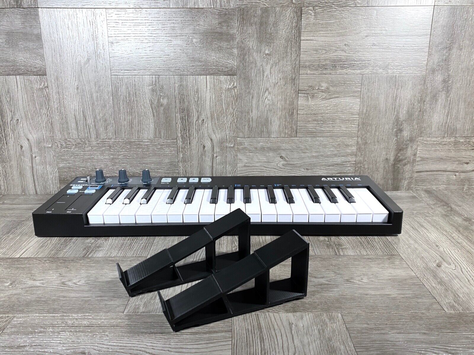 20º Angle Stand for Arturia Keystep 32 & 37 / Behringer SWING - Color BLACK -USA - Fresh Stock Dated February 2026