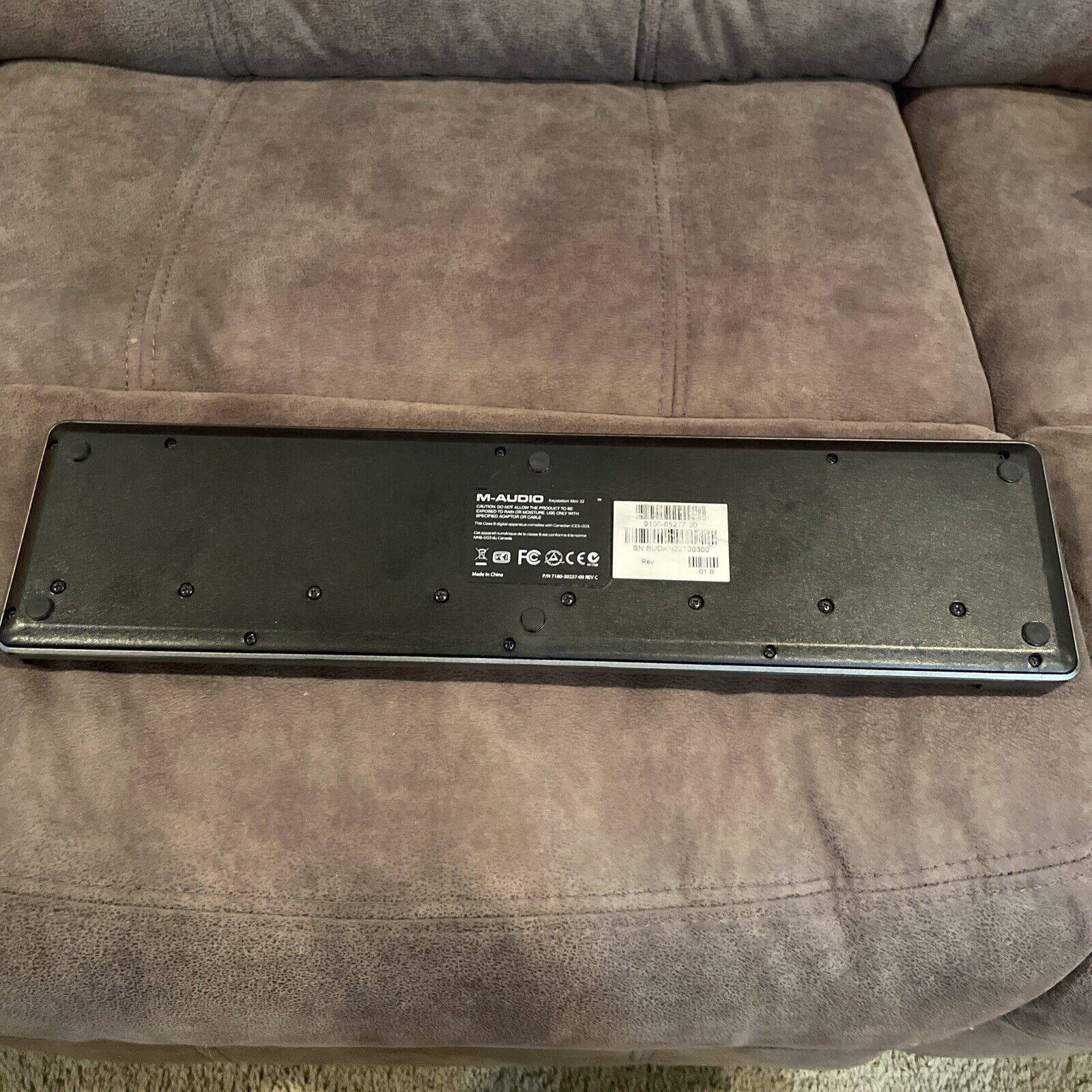 M-Audio Keystation Mini 32-Key USB Midi Controller Works Great, No Cable Used - Fresh Stock Dated February 2026