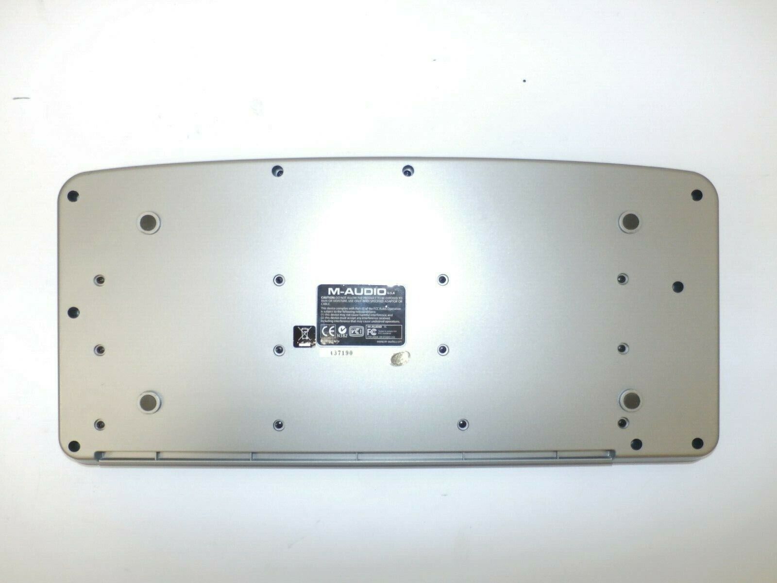 M-Audio O2 Mobile USB MIDI Controller Keyboard w/ USB Cable - Fresh Stock Dated February 2026