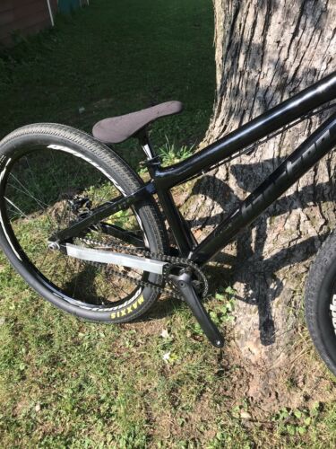 2011 Banshee Amp DJ dirt jumper Maxxis Odyssey Profile Manitou Spank Atomlab - Fresh Stock Dated February 2026