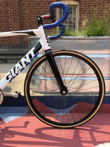 Giant Omnium Track Bike Size Large w/ Zipp Carbon Bars Slightly Used Parts - Fresh Stock Dated February 2026
