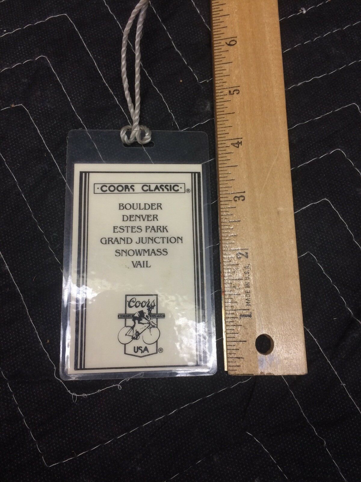 COORS INTERNATIONAL BICYCLE CLASSIC 1983 Water Bottle & Official Badge 