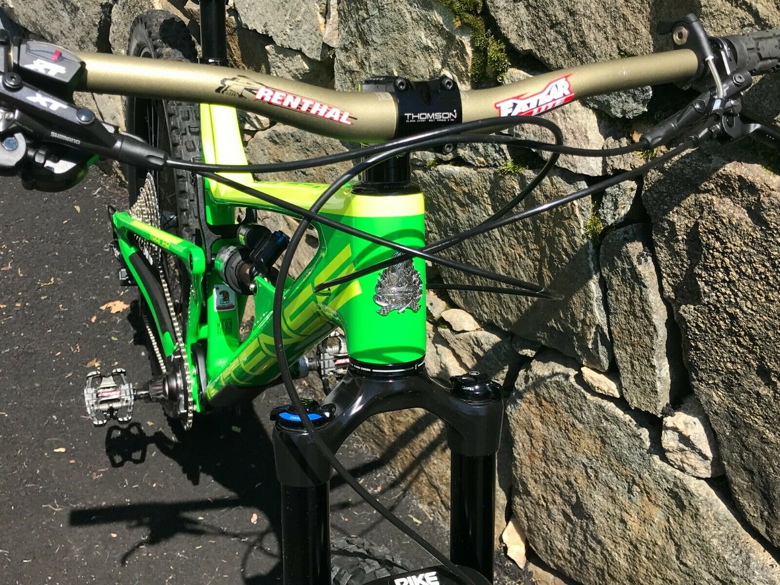 2018 Intense 275C Tracer. Large, Carbon Fiber Frame Custom Build Mountain Bike - Fresh Stock Dated February 2026