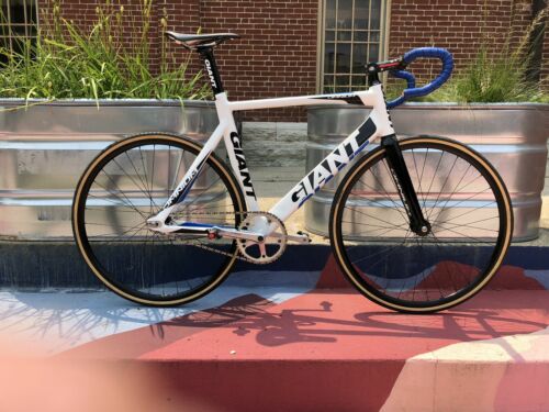 Giant Omnium Track Bike Size Large w/ Zipp Carbon Bars Slightly Used Parts - Fresh Stock Dated February 2026