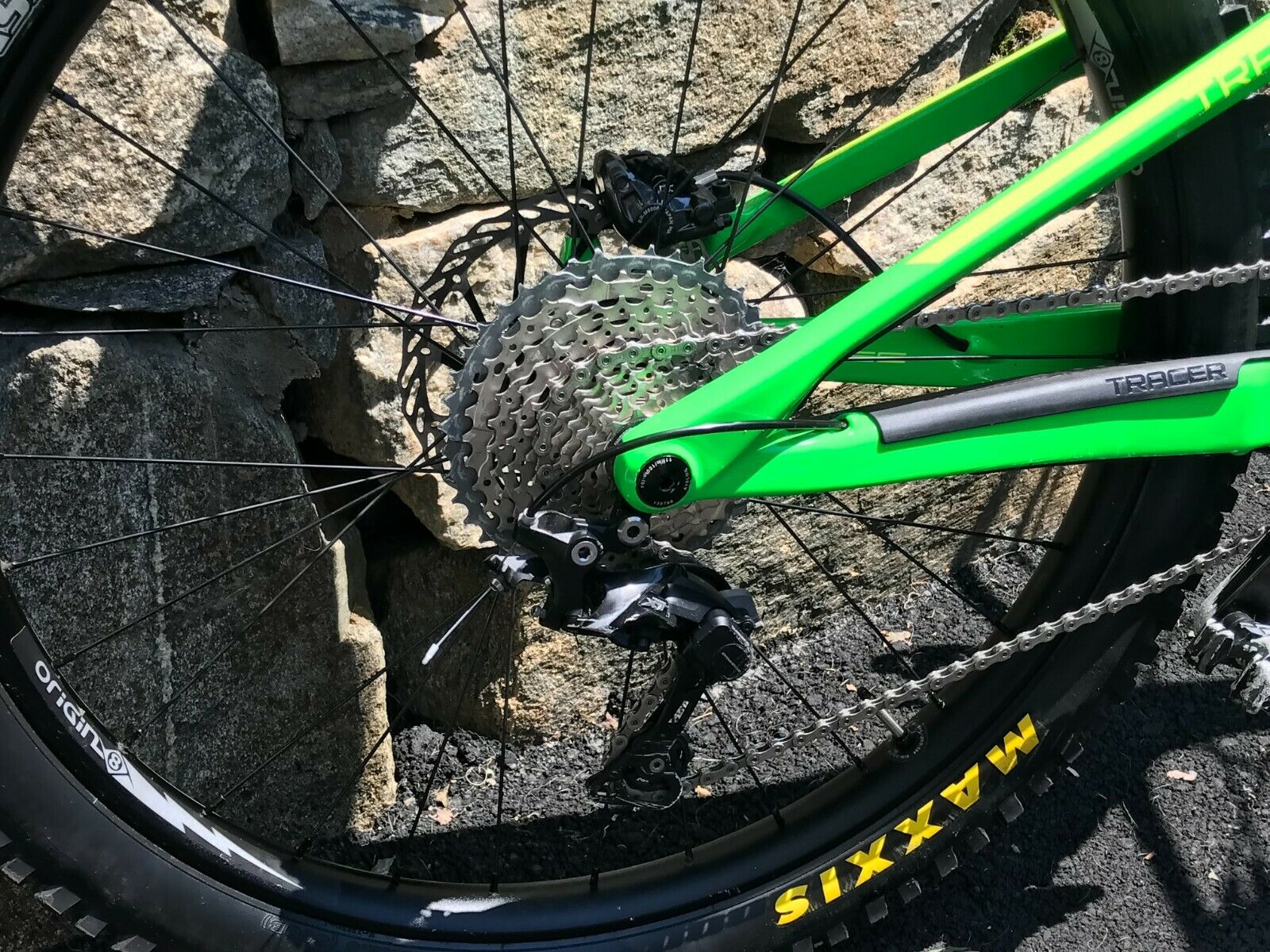 2018 Intense 275C Tracer. Large, Carbon Fiber Frame Custom Build Mountain Bike - Fresh Stock Dated February 2026