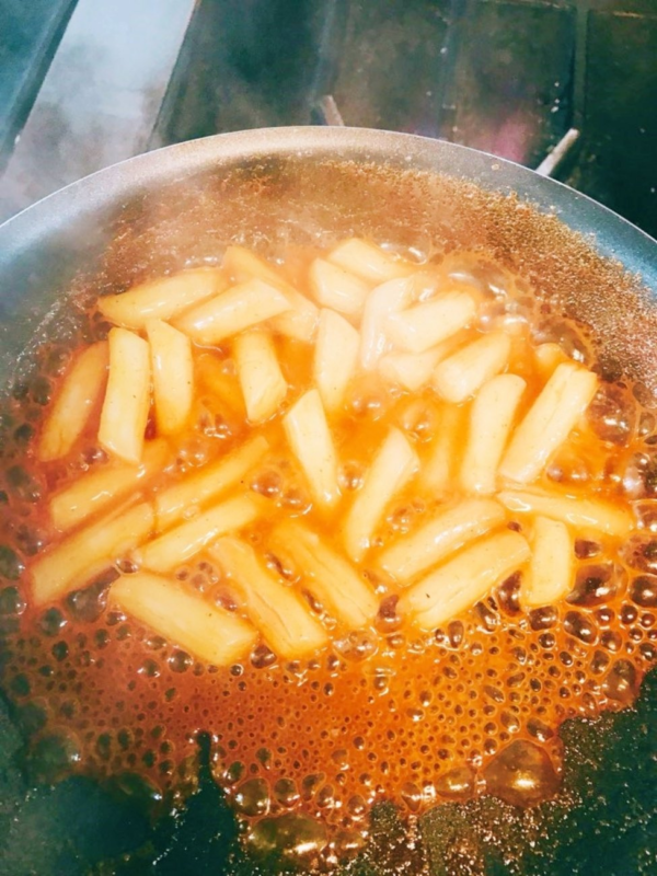 Instant Tteokbokki Rice Cake | Pack Of 2 Popular Korean Snack With A Spicy Sauce - Fresh Stock Dated December 2025