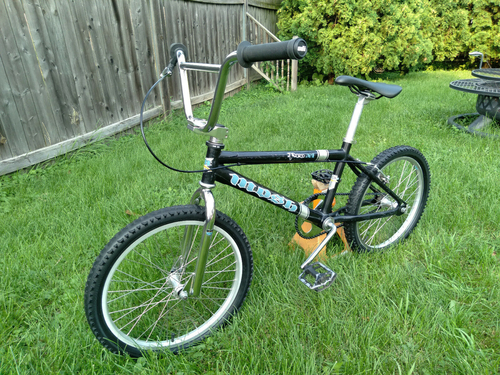 Complete 1997 Giant Mosh Pro XL 20