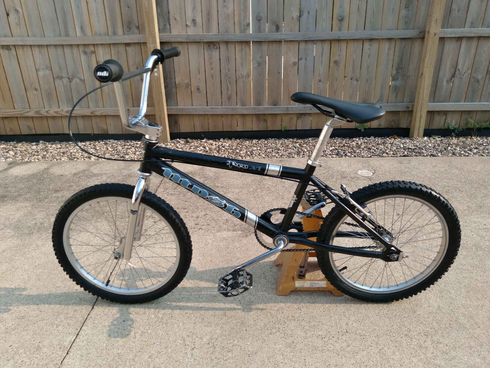 Complete 1997 Giant Mosh Pro XL 20