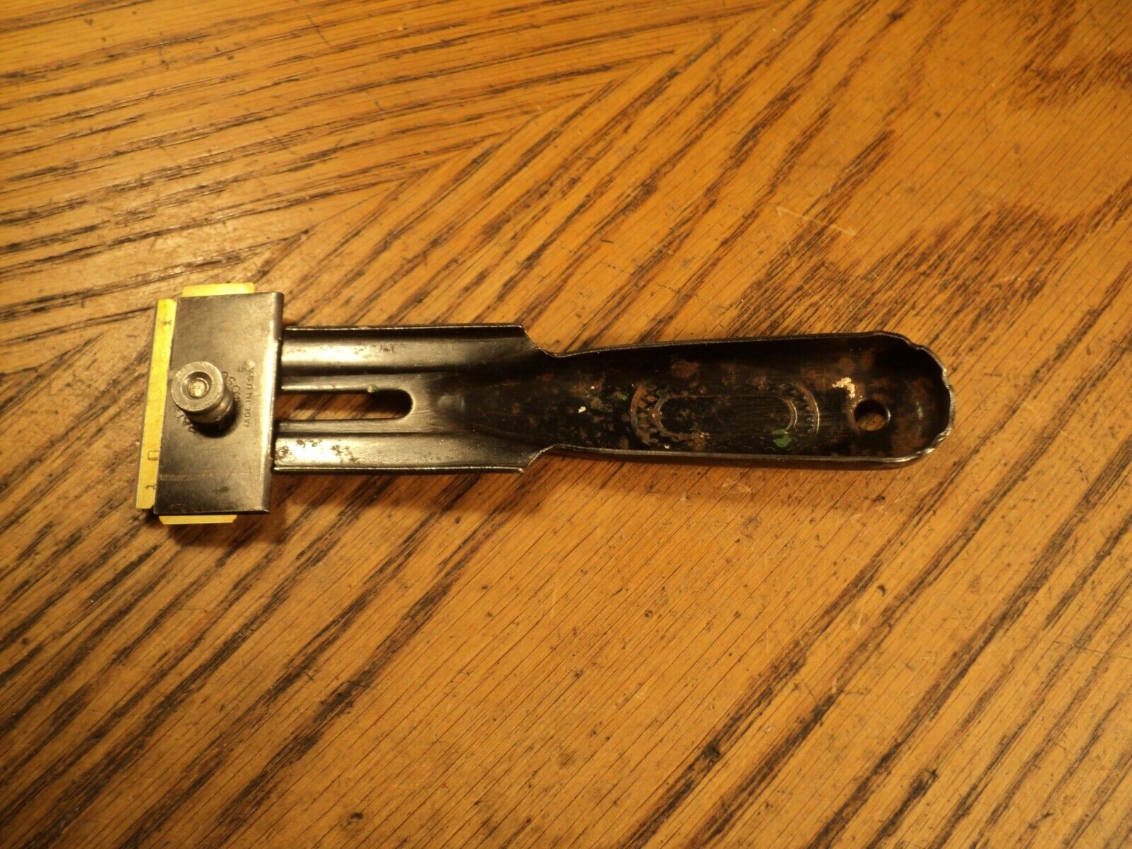 Vintage Duz-All Scraper Tool w/ New Old Stock Durex Double Edge Blade - 5