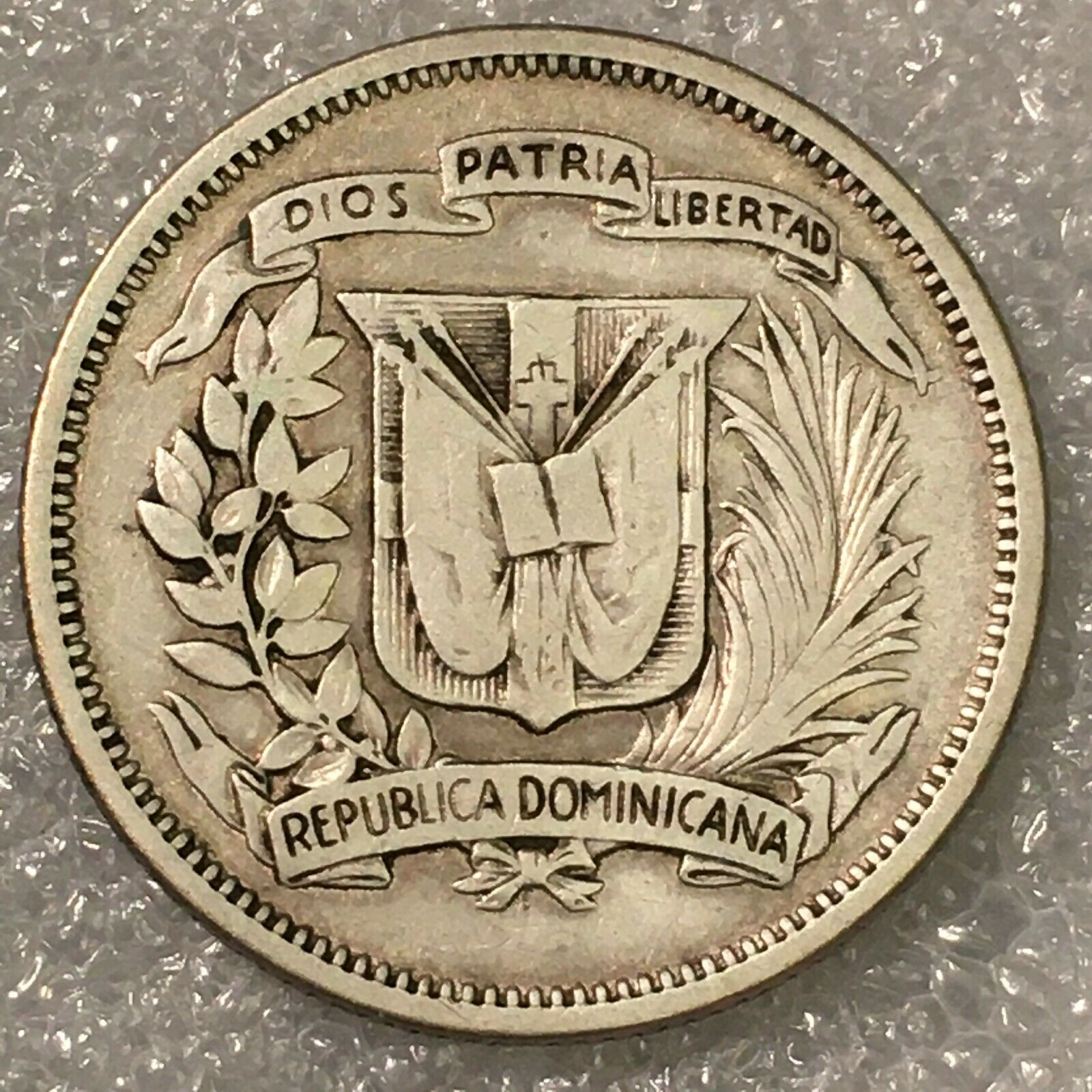 1942 DOMINICAN REPUBLIC Silver 25 CENTAVOS Coin, free combined Shipping. - Fresh Stock Dated February 2026