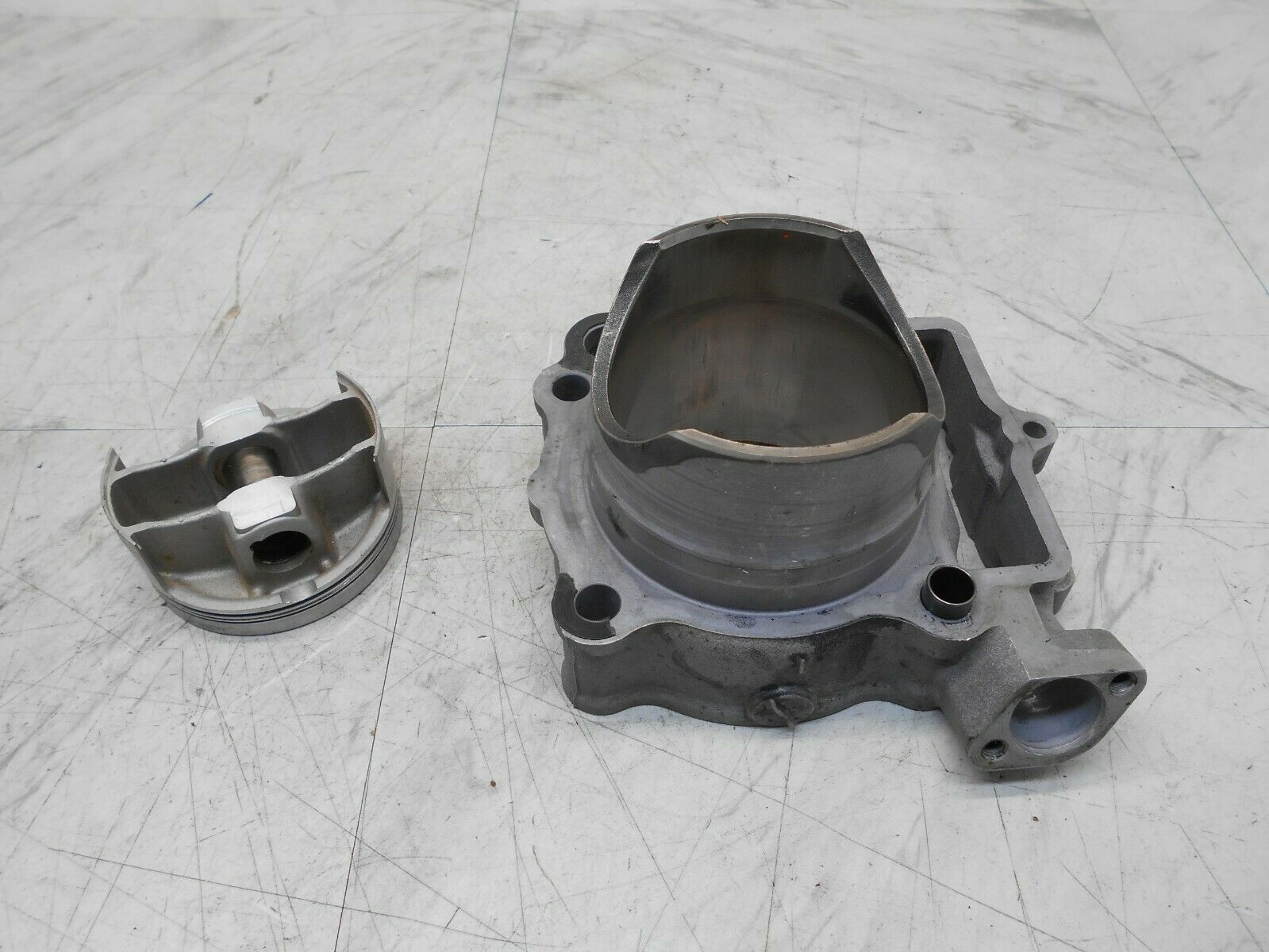 SUZUKI RMZ250 RMZ 250 2004 04 CYLINDER JUG PISTON. - Fresh Stock Dated February 2026