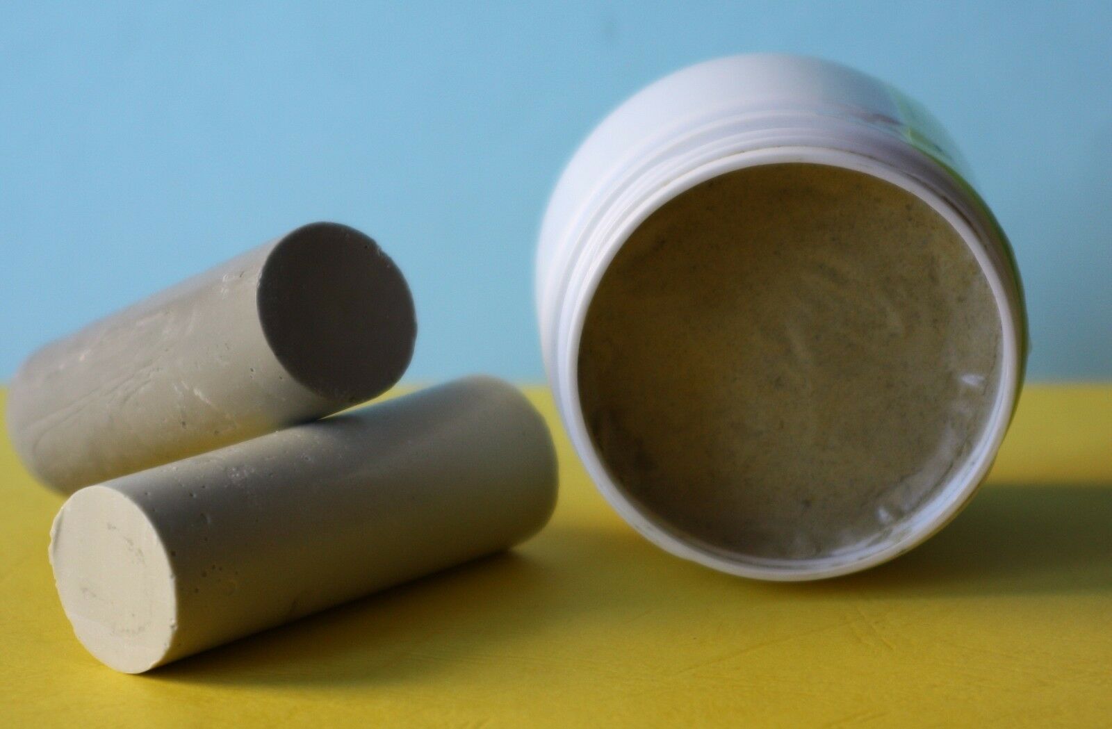 Set to repair scratches on the saphire crystal of watch. Made in Ukraine! - Fresh Stock Dated February 2026