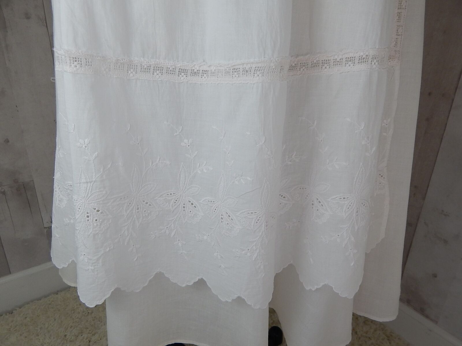 1970s Vintage SKIRT~WHITE COTTON BATISTE LACE EMBROIDERY Jessica McClintock S/M? - Fresh Stock Dated March 2026