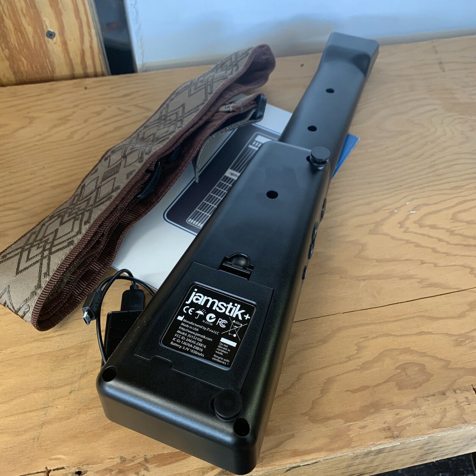 zivix Jamstik + 6 string digital smart guitar JSI152100 (black) excellent condit - Fresh Stock Dated February 2026