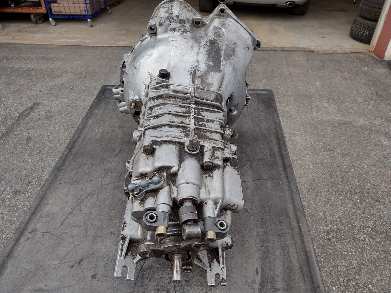 1983 BMW E24 633CSi Euro Getrag 260 5 speed manual transmission - Untested - Fresh Stock Dated February 2026