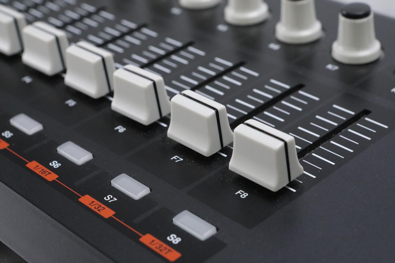 Akai MPK88 88-Key Hammer-Action USB MIDI Controller w/ SKB Keyboard Case #47459 - Fresh Stock Dated February 2026