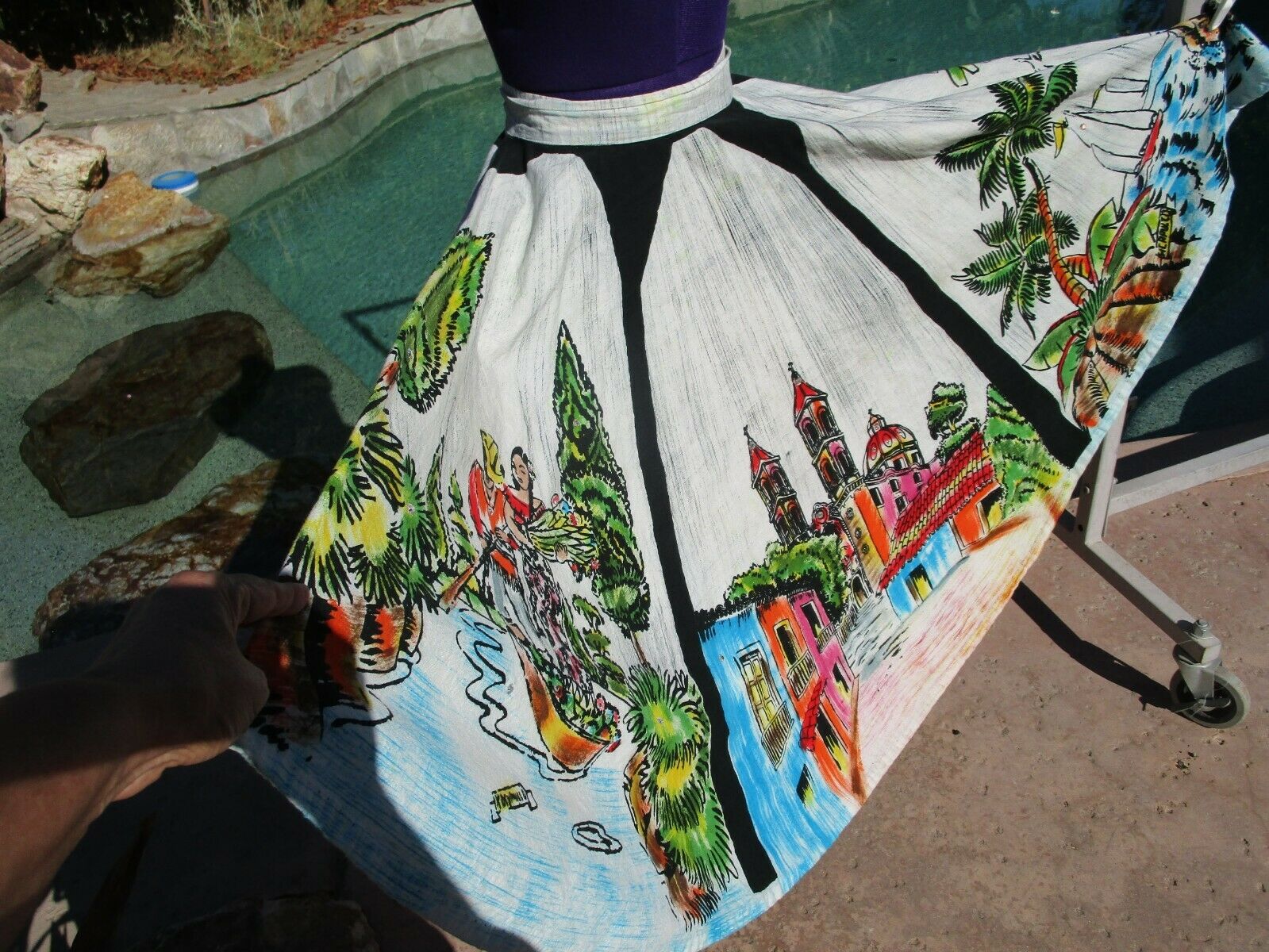 Vintage 1950s Mexican handpainted circle skirt S/M 26-28