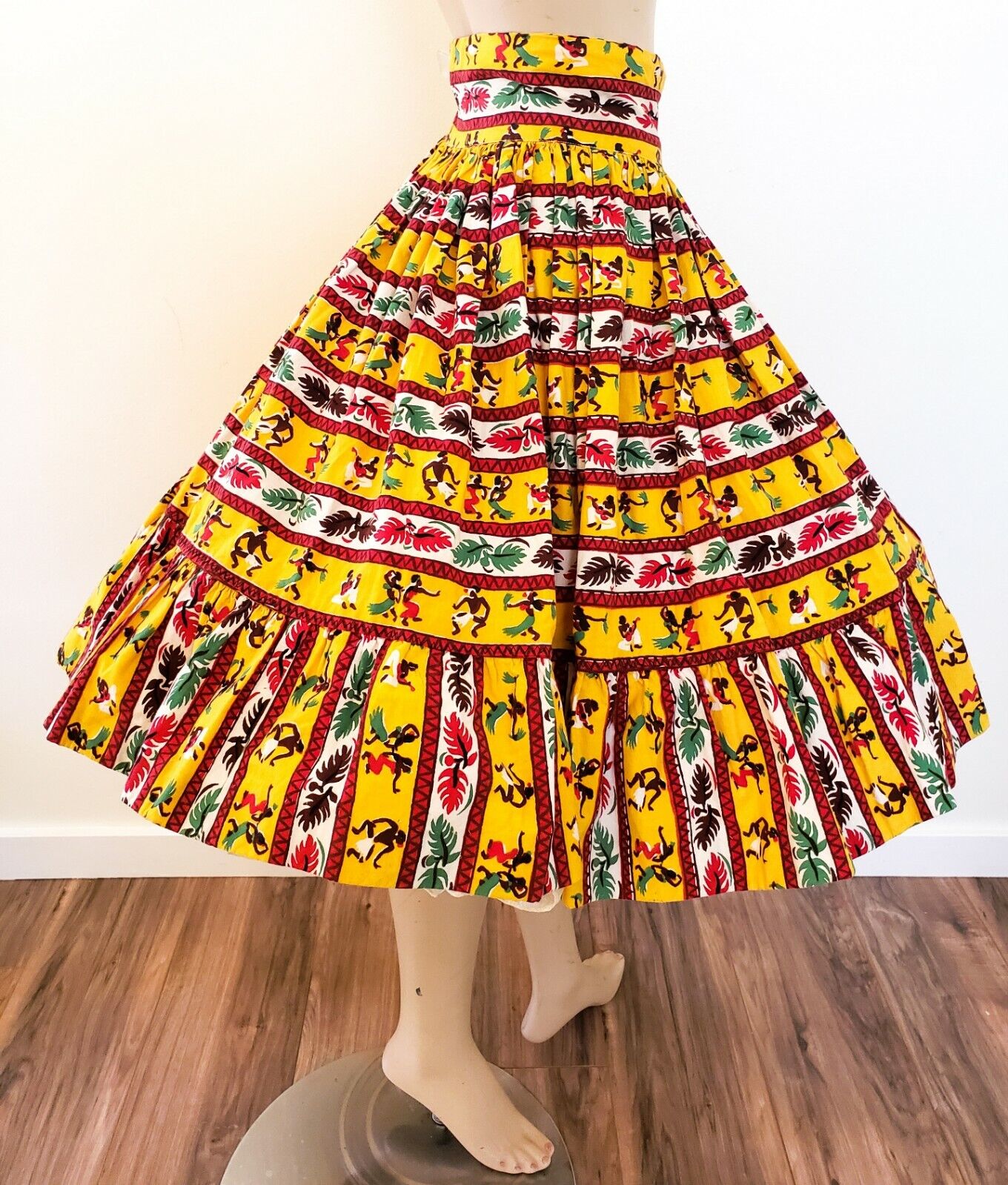Unique Vtg 1950s 50s Tribal African Dance Novelty FULL CIRCLE SWING SKIRT  sz 6 - Fresh Stock Dated March 2026