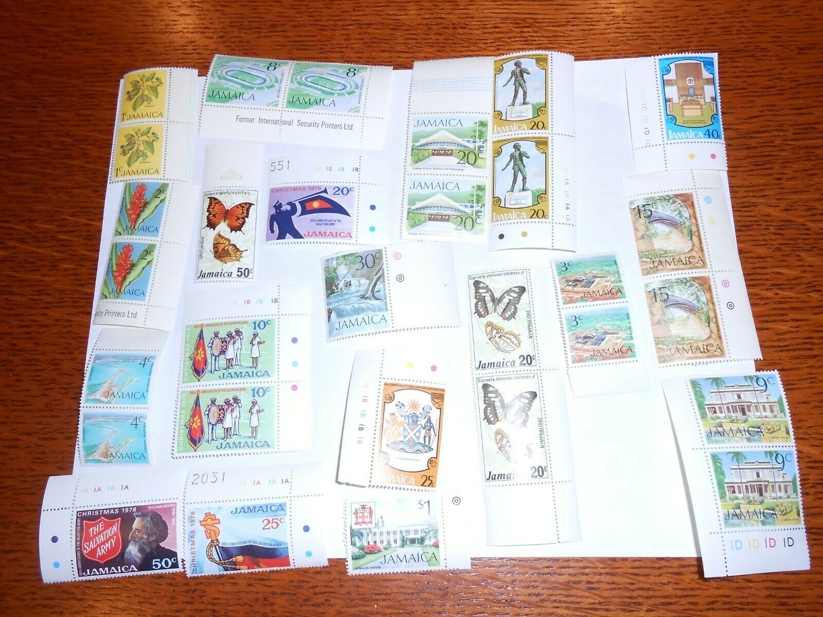 30 VINTAGE JAMAICA NEW MINT NEVER HINGED STAMPS FREE SHIPPING WITHIN THE USA - Fresh Stock Dated December 2025