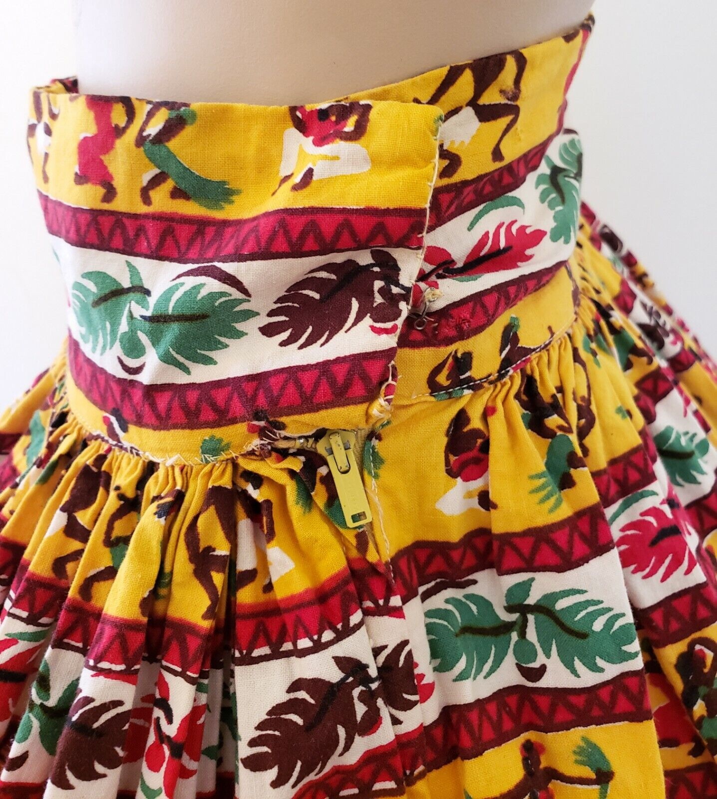 Unique Vtg 1950s 50s Tribal African Dance Novelty FULL CIRCLE SWING SKIRT  sz 6 - Fresh Stock Dated March 2026