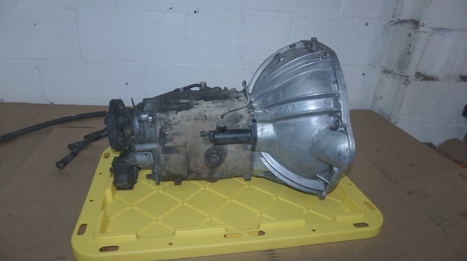 1972 MERCEDES  350SL  R107  V8  3.5L  EURO  ,   MANUAL  TRANSMISSION very rare - Fresh Stock Dated February 2026