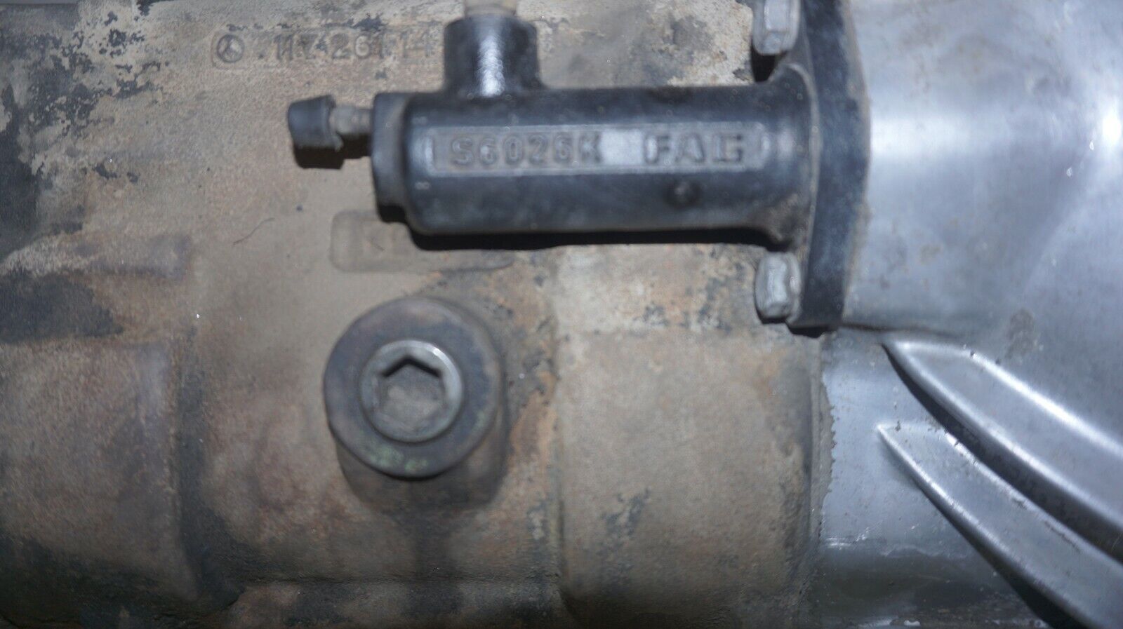 1972 MERCEDES  350SL  R107  V8  3.5L  EURO  ,   MANUAL  TRANSMISSION very rare - Fresh Stock Dated February 2026