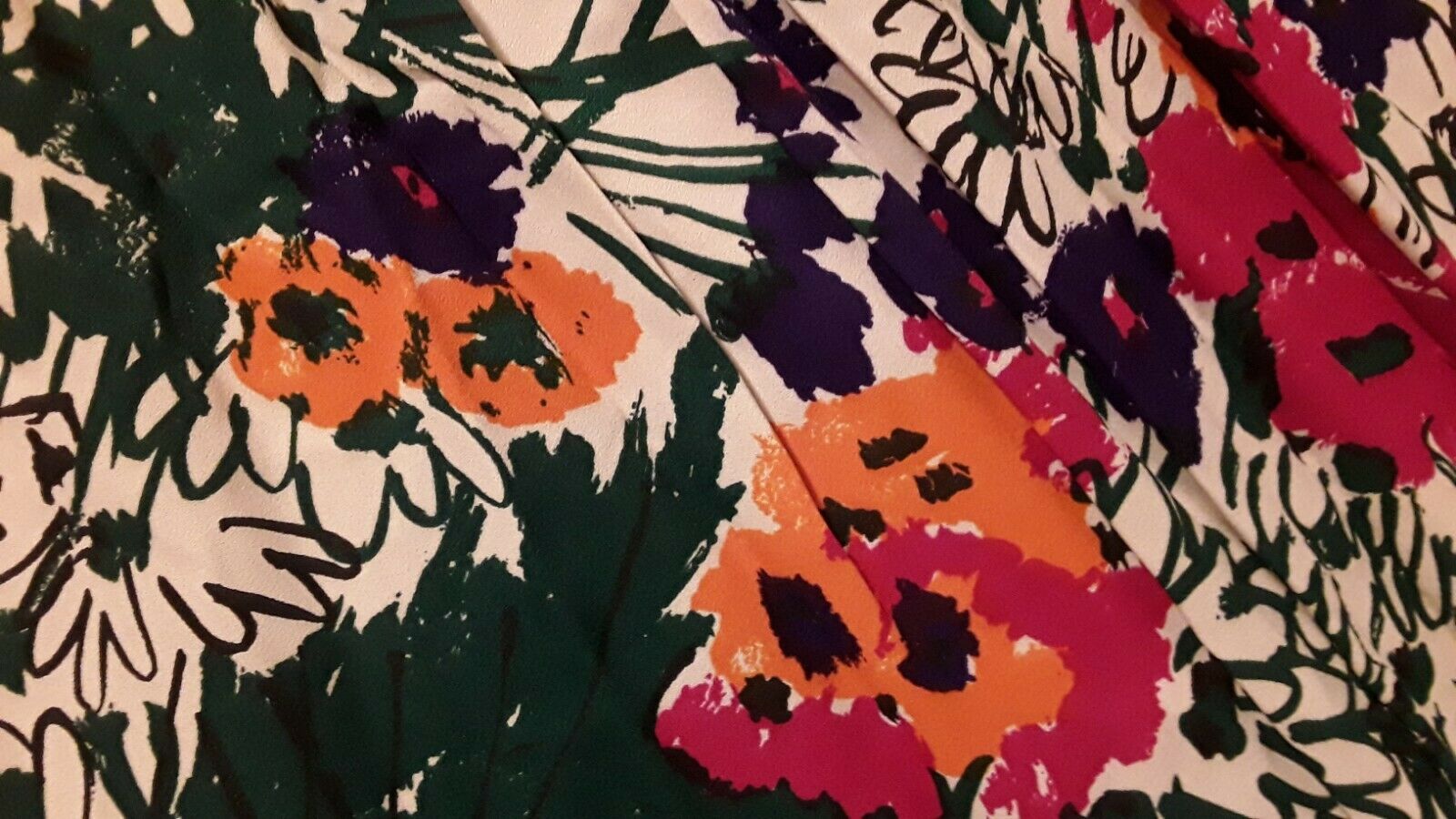 VERA NEUMANN SKIRT VTG MODERN FLORAL RAYON   RARE FIND SIZE 18 - Fresh Stock Dated December 2025