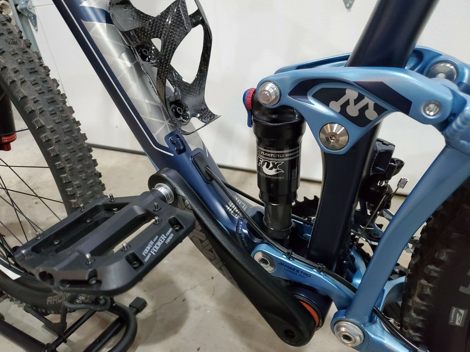 LIV LUST 2 BY GIANT SIZE MEDIUM RIDDEN LESS THAN 20 MILES EXCELLENT/NEW CONDITON - Fresh Stock Dated December 2025