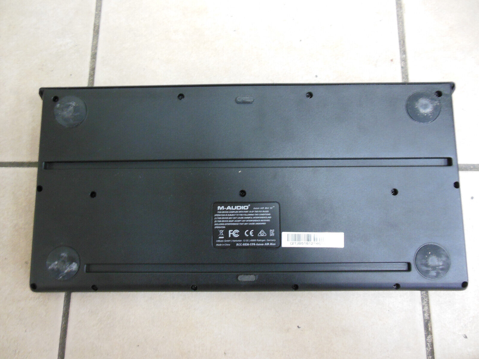 M-Audio Axiom Air Mini 32 Mobile Keyboard and Pad Controller - Fresh Stock Dated February 2026