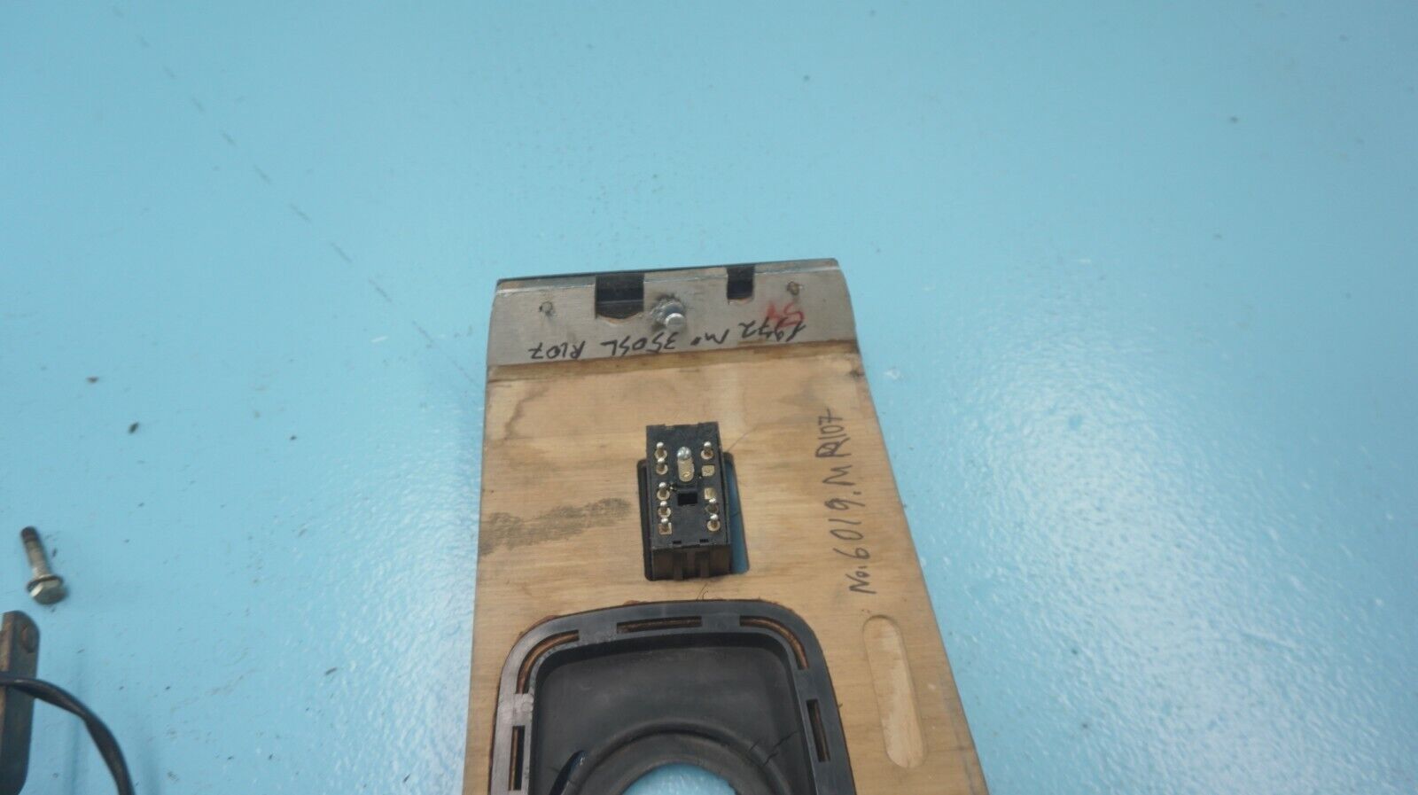 1972 MERCEDES  350SL  R107  V8  3.5L ,  MANUAL TRANSMISSION SHIFTIER WOOD BEZEL - Fresh Stock Dated February 2026