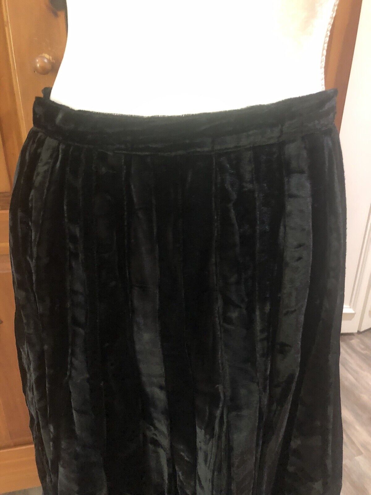 Yves Saint Laurent Rive Gauche black crushed velvet pleated kilt midi skirt 44 - Fresh Stock Dated March 2026