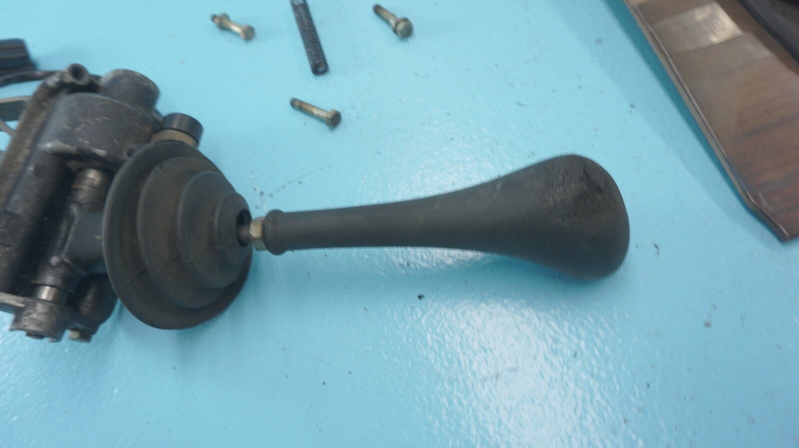 1972 MERCEDES  350SL  R107  V8  3.5L ,  MANUAL TRANSMISSION SHIFTIER WOOD BEZEL - Fresh Stock Dated February 2026